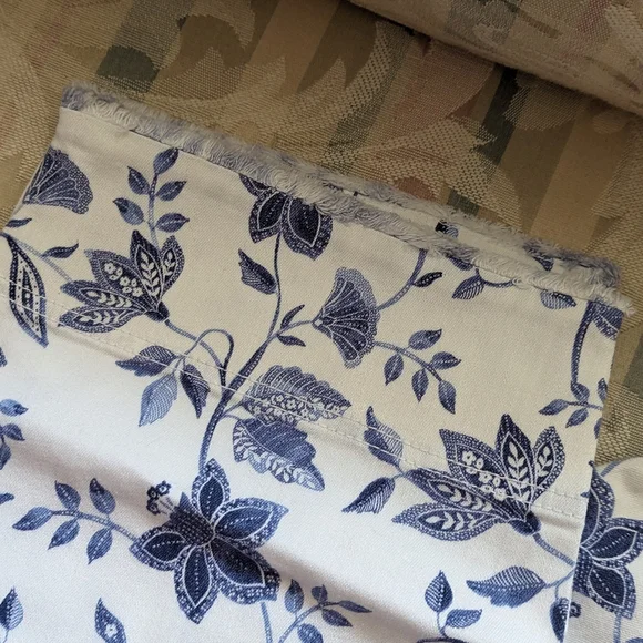 J-jill Floral Cropped Denim Jeans - Picture 4 of 6